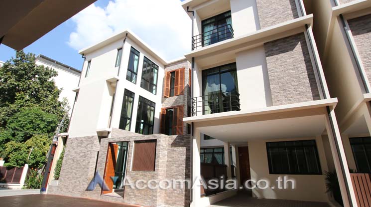  1 Emporium Pool Compound - House - Sukhumvit - Bangkok / Accomasia