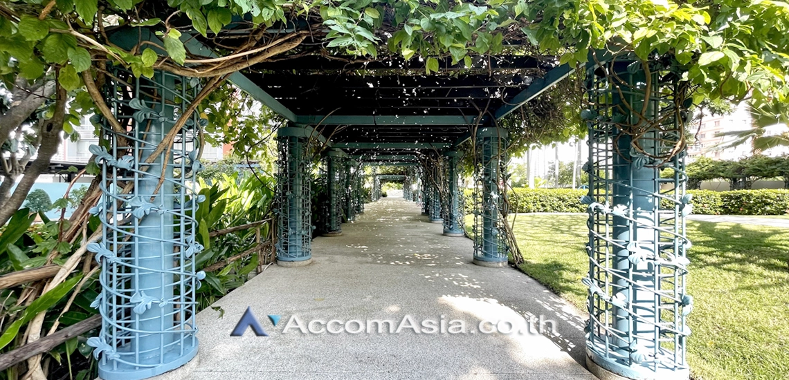  4 br Apartment For Rent in Sathorn ,Bangkok BRT Thanon Chan at Family-Friendly Serviced Apartment with Big Green Spaces AA26020