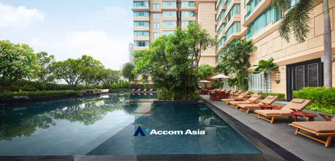  2 Bedrooms  Apartment For Rent in Ploenchit, Bangkok  near BTS Ratchadamri (AA32159)