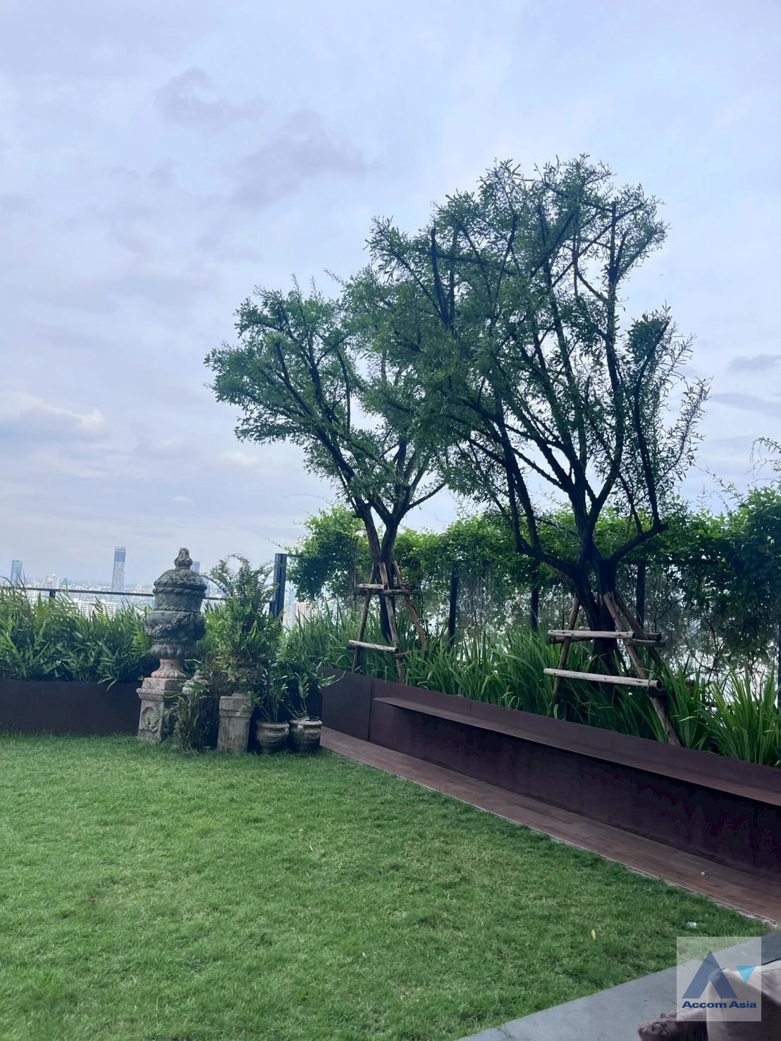  3 br Condominium For Sale in Sukhumvit ,Bangkok MRT Phetchaburi at The Lofts Asoke AA36689