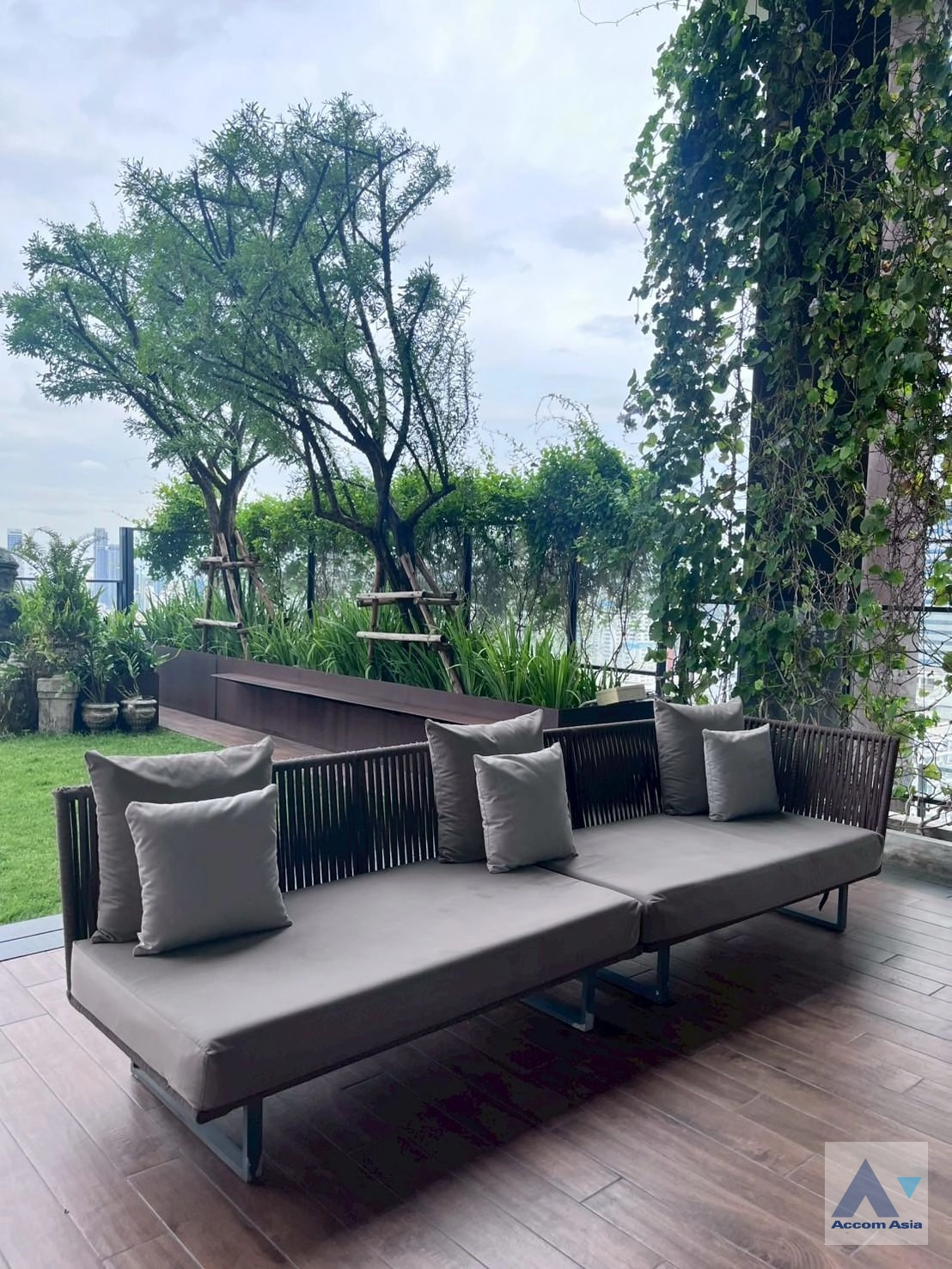  3 br Condominium For Sale in Sukhumvit ,Bangkok MRT Phetchaburi at The Lofts Asoke AA36689