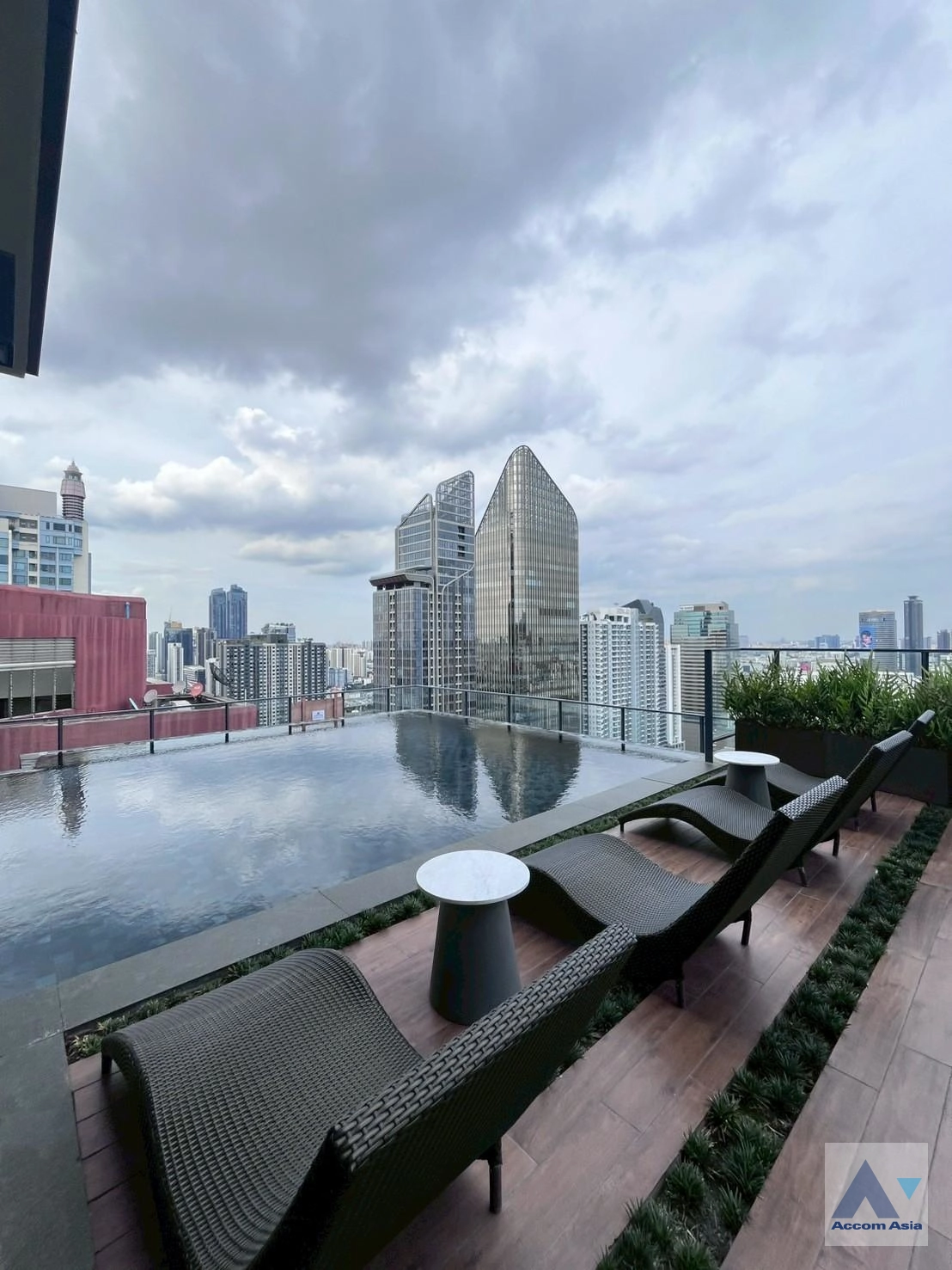  3 br Condominium For Sale in Sukhumvit ,Bangkok MRT Phetchaburi at The Lofts Asoke AA36689