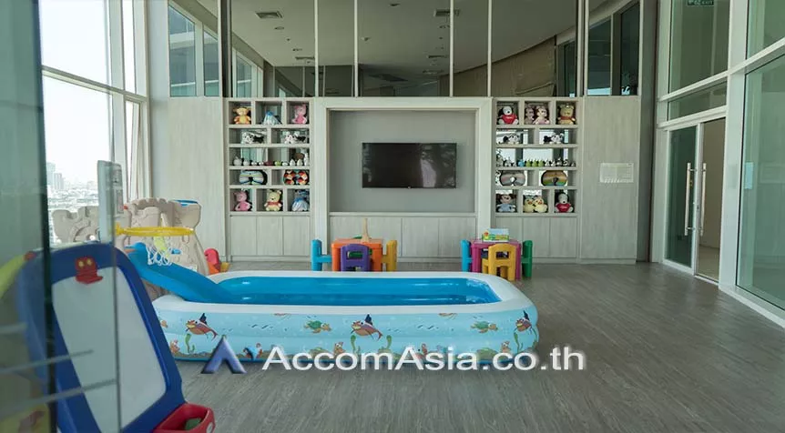  3 br Condominium For Rent in Charoenkrung ,Bangkok BTS Saphan Taksin at Menam Residences AA38749