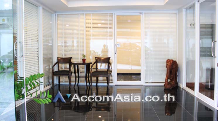  3 br Apartment For Rent in Sukhumvit ,Bangkok BTS Nana at Homely Apartment AA20256