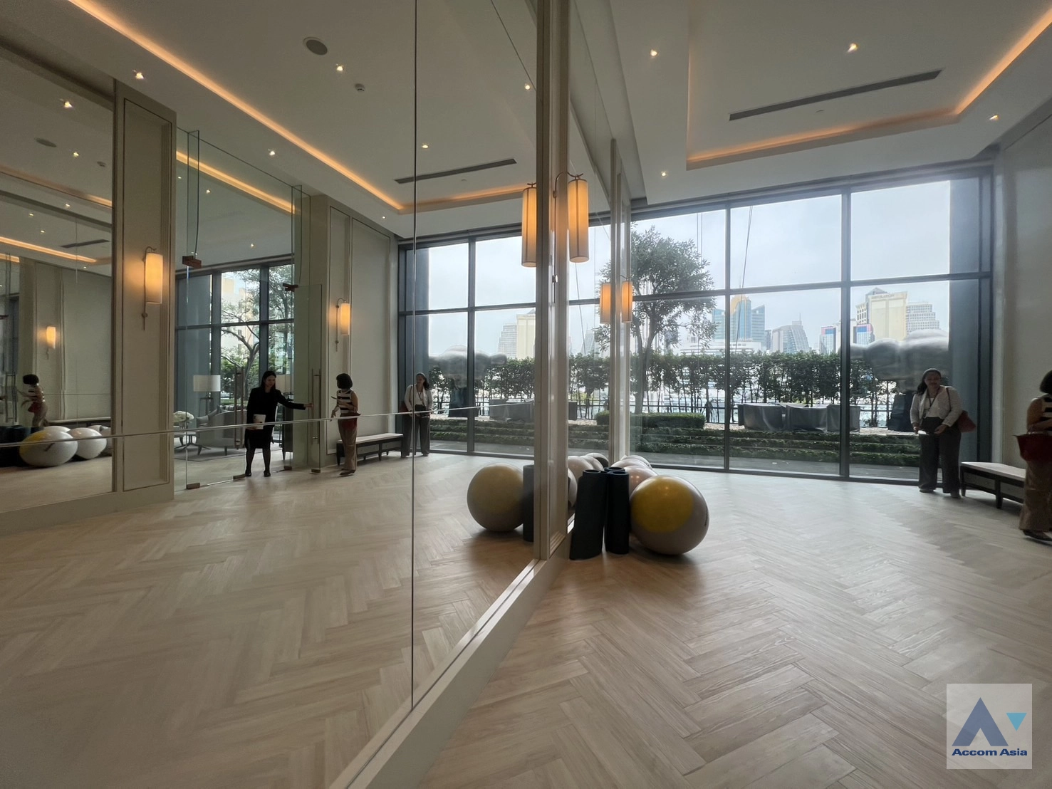  3 br Condominium For Sale in Sukhumvit ,Bangkok BTS Nana at Q1 Sukhumvit AA44286