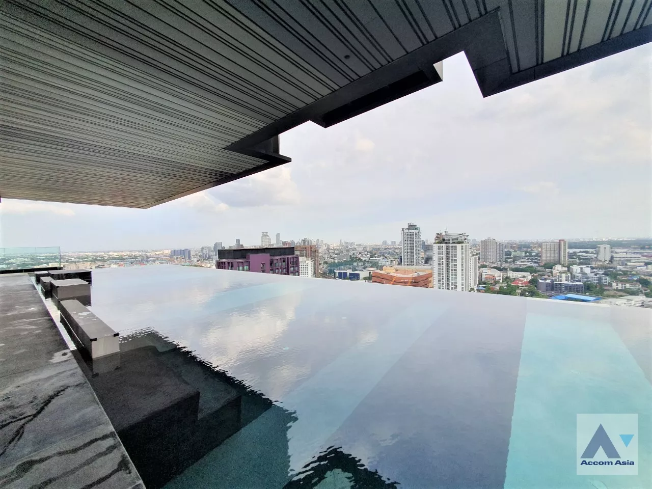  1 br Condominium For Sale in Sukhumvit ,Bangkok BTS Ekkamai at Rhythm Ekkamai AA23953