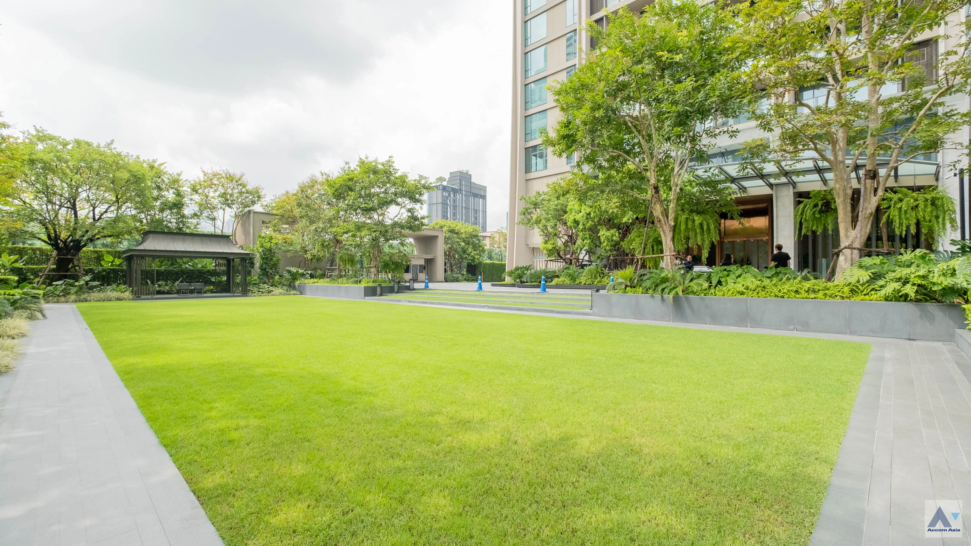  3 br Condominium For Rent in Ploenchit ,Bangkok BTS Ratchadamri at The Residences at Sindhorn Kempinski Hotel Bangkok AA29972