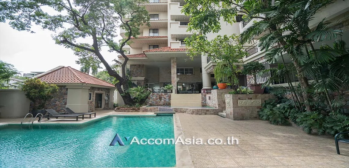  3 br Condominium For Rent in Sukhumvit ,Bangkok BTS Ekkamai at Cross Creek AA28351