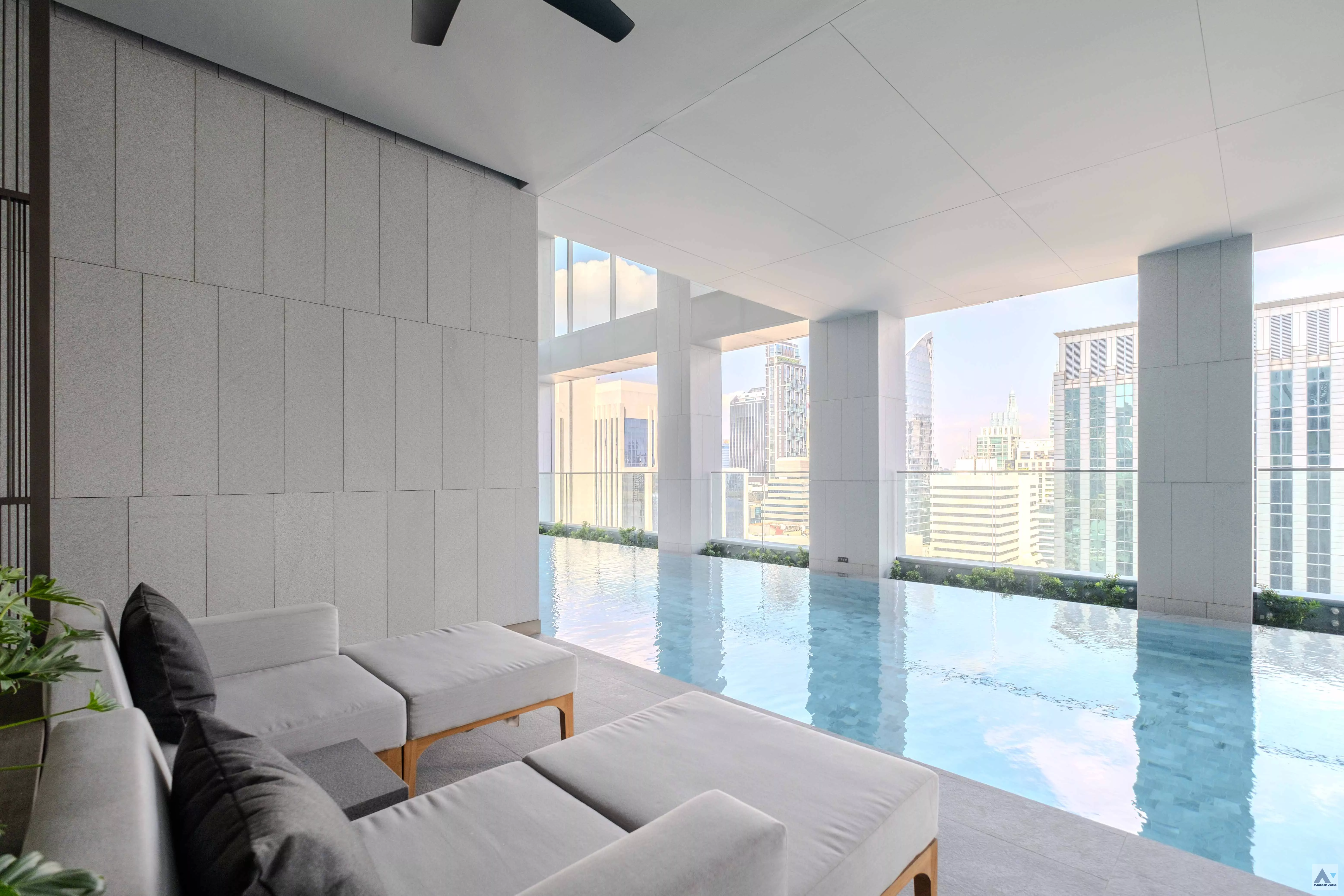  2 br Condominium For Rent in Ploenchit ,Bangkok BTS Ploenchit at Tonson One Residence AA37364