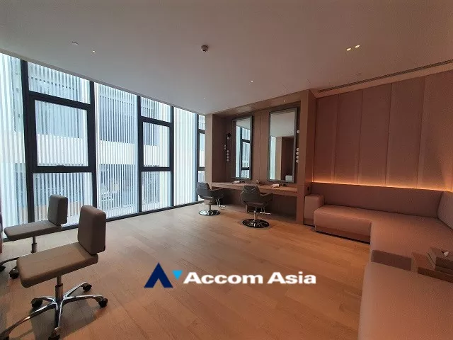  3 br Condominium For Sale in Ploenchit ,Bangkok BTS Chitlom at Scope Langsuan AA34714
