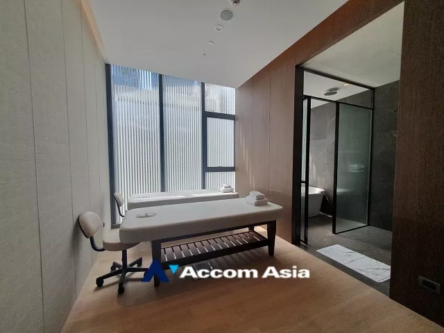  2 br Condominium For Sale in Ploenchit ,Bangkok BTS Chitlom at Scope Langsuan AA38878
