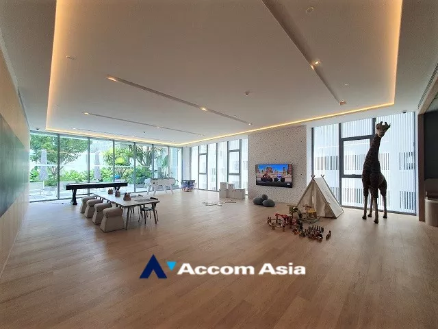  2 br Condominium For Sale in Ploenchit ,Bangkok BTS Chitlom at Scope Langsuan AA35013