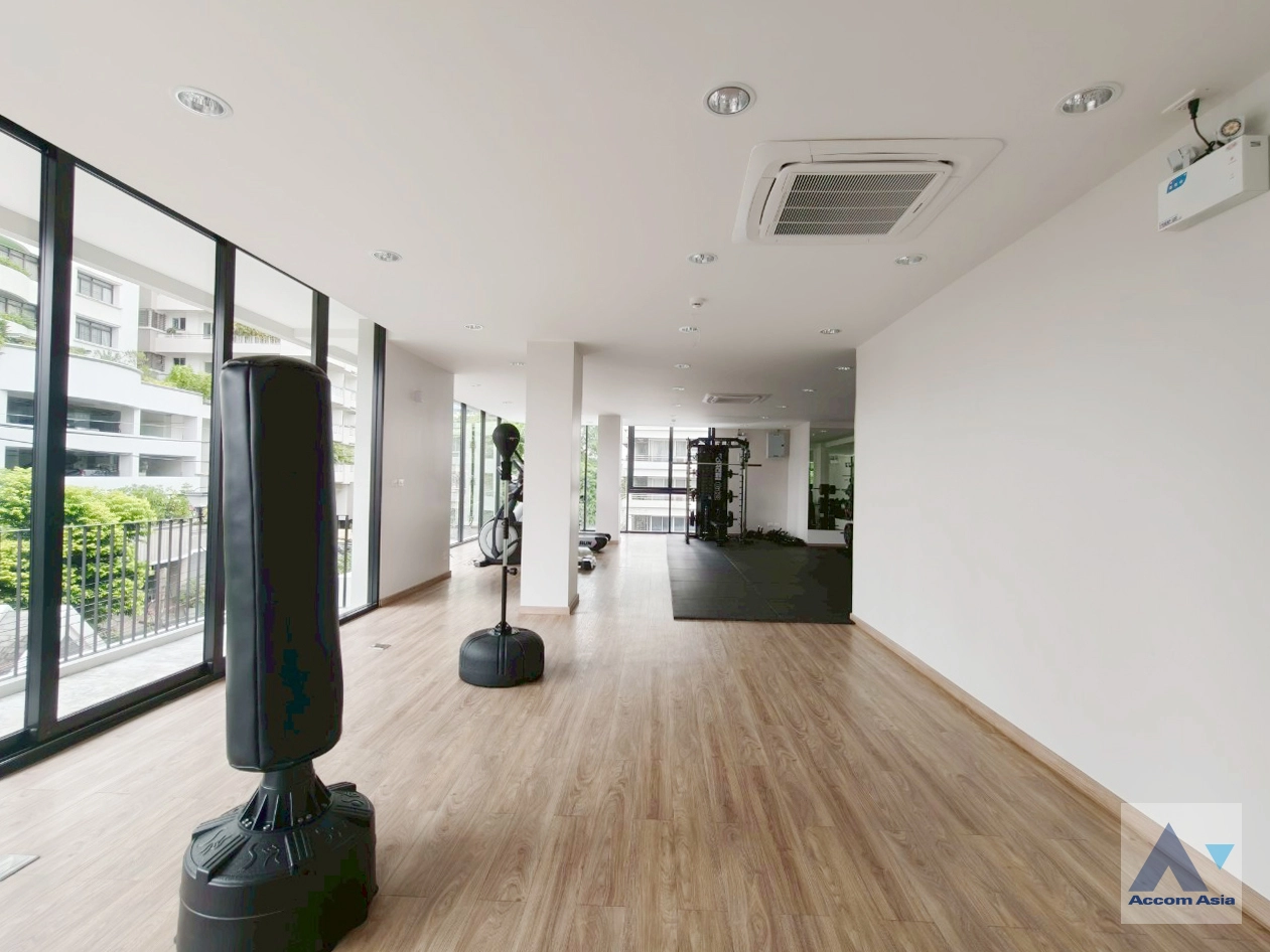  4 br Apartment for rent and sale in Sathorn ,Bangkok BTS Chong Nonsi at Luxury Designed in Prime Area AA33440