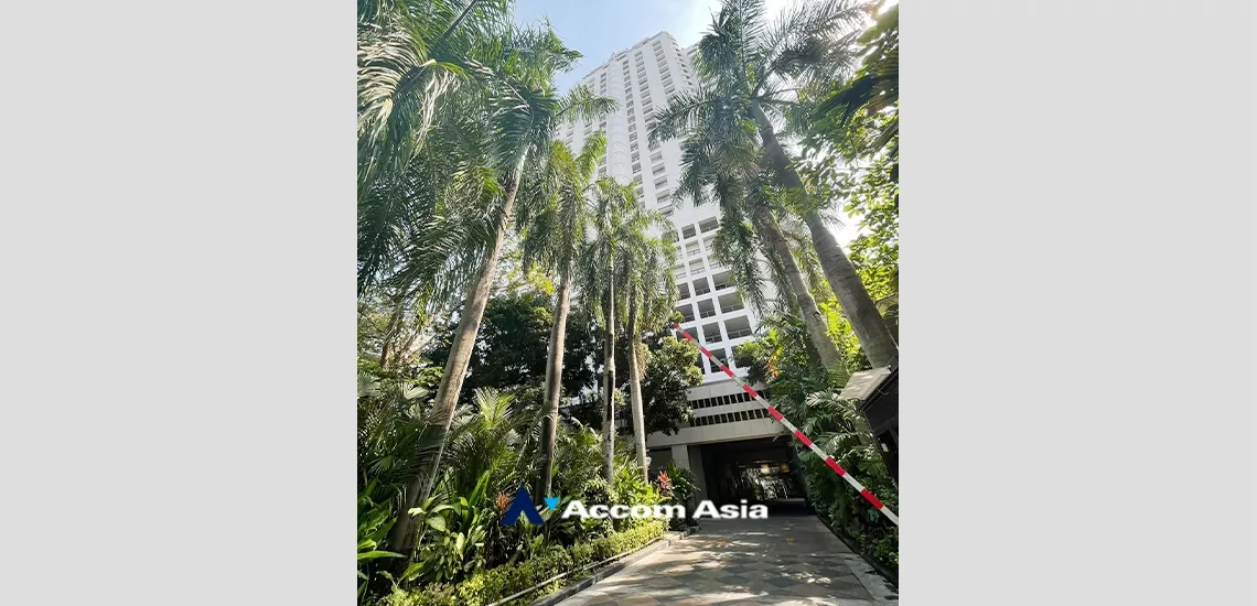  3 Bedrooms  Condominium For Sale in Sukhumvit, Bangkok  near BTS Nana (AA37368)