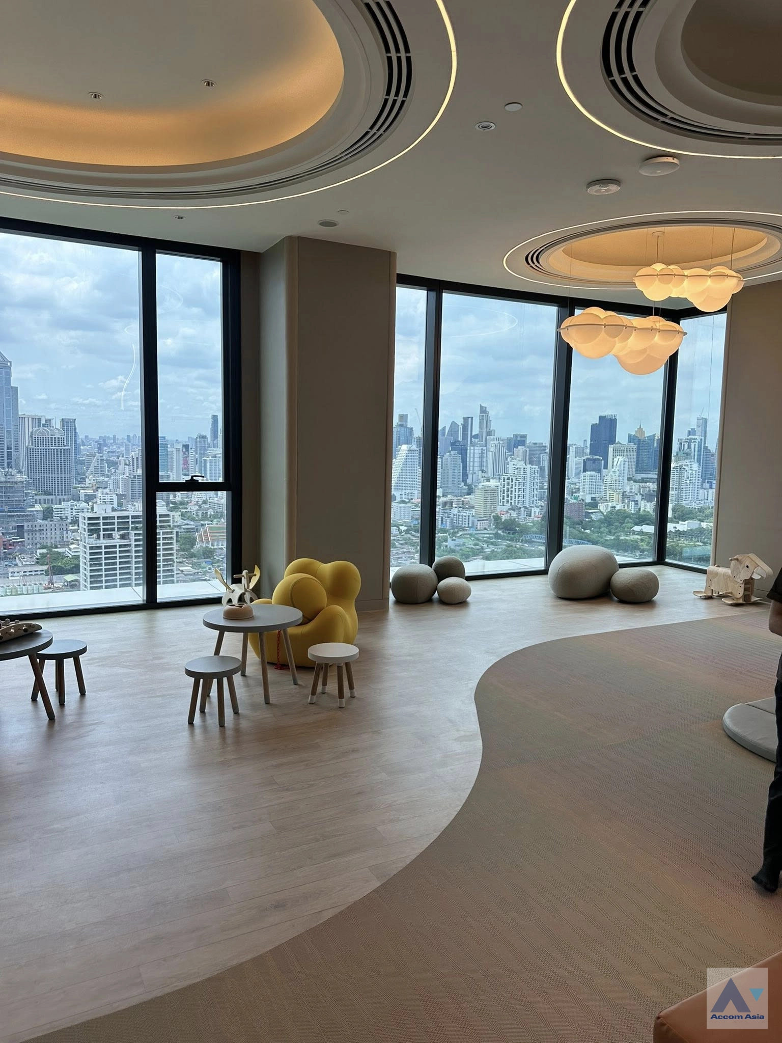  3 br Condominium for rent and sale in Ploenchit ,Bangkok MRT Lumphini at ONE Bangkok AA43179