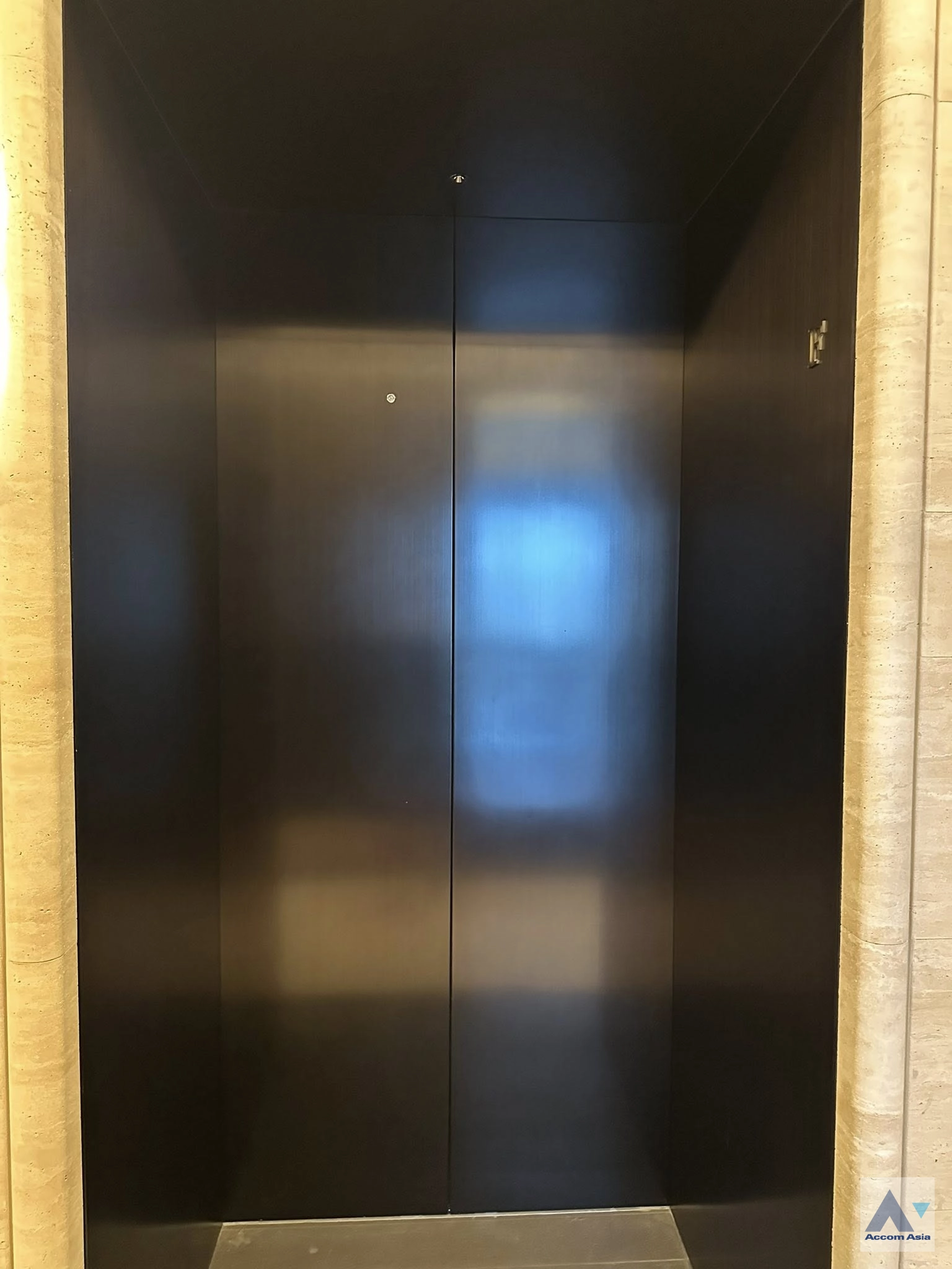  3 br Condominium for rent and sale in Ploenchit ,Bangkok MRT Lumphini at ONE Bangkok AA43179