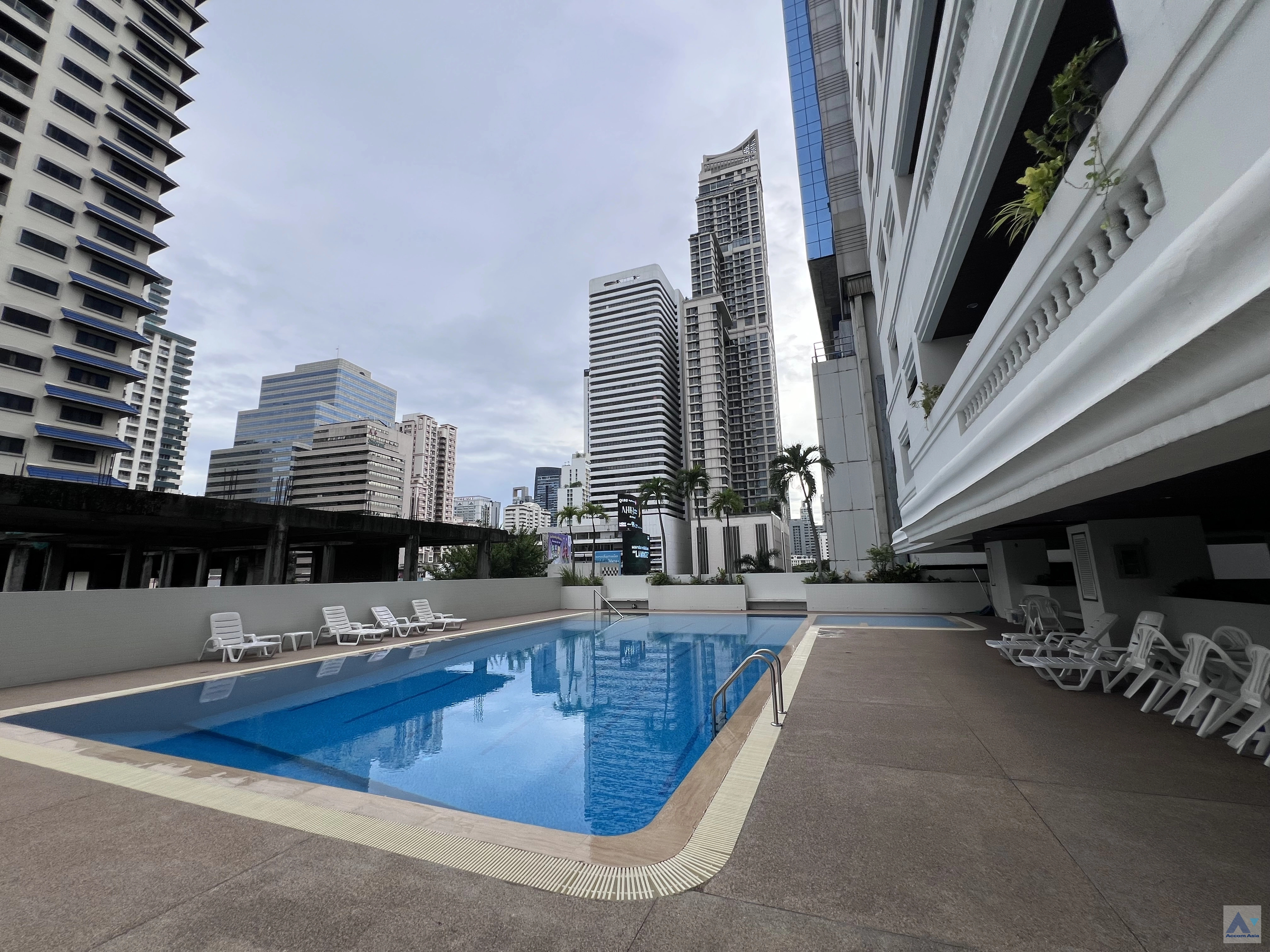  3 br Apartment for rent and sale in Sukhumvit ,Bangkok BTS Asok - MRT Sukhumvit at Suite For Family AA43525