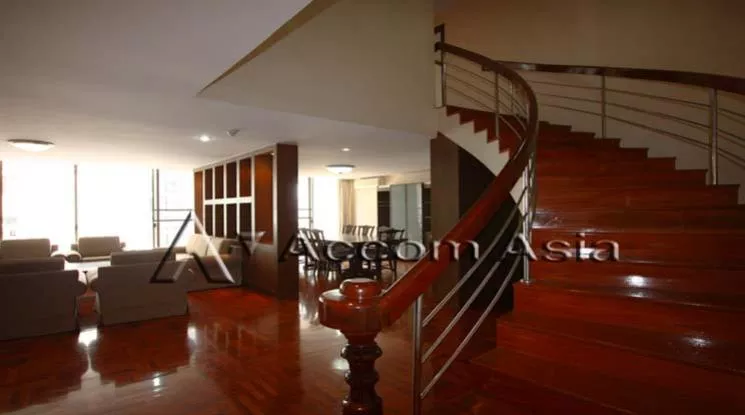  2  3 br Apartment For Rent in Sukhumvit ,Bangkok BTS Phrom Phong at Family Size Desirable 1006701