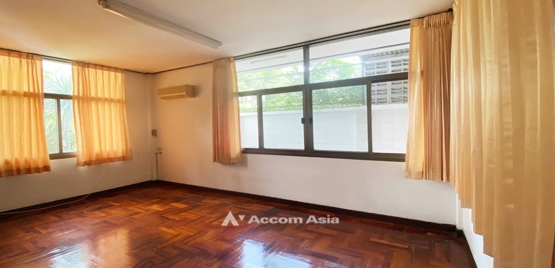 10  3 br House For Sale in Sukhumvit ,Bangkok BTS Thong Lo 910003