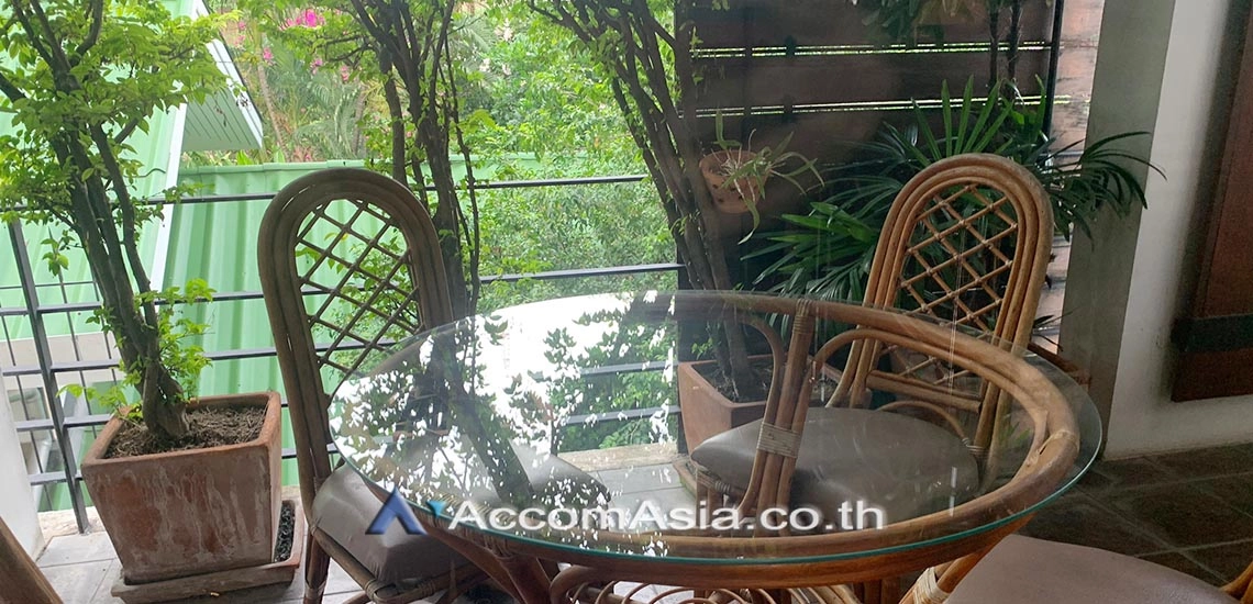 9  3 br Apartment For Rent in Phaholyothin ,Bangkok BTS Ari at Low-rise Apartment 750m. walk to BTS 110015