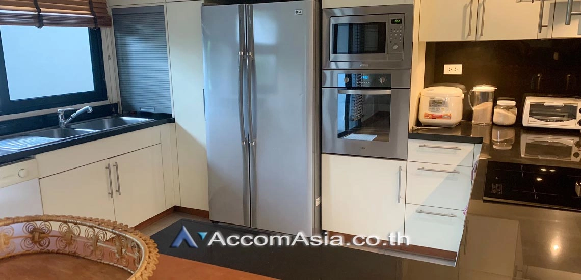 8  3 br Apartment For Rent in Phaholyothin ,Bangkok BTS Ari at Low-rise Apartment 750m. walk to BTS 110015