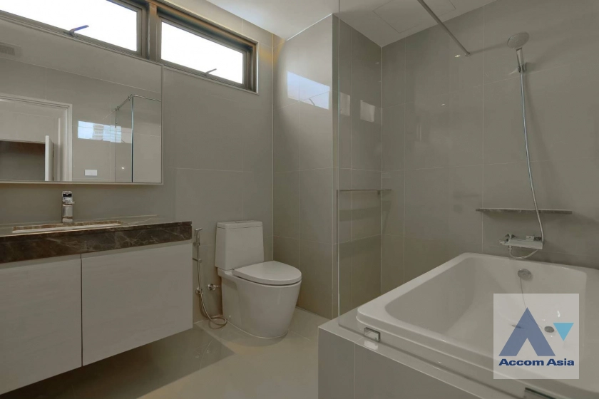 10  3 br Apartment For Rent in Sukhumvit ,Bangkok BTS Phrom Phong at High-Rise Serviced Apartment Near The Em District 1006901