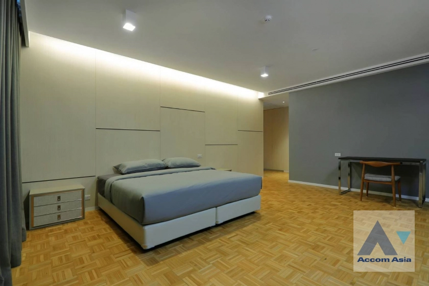 6  3 br Apartment For Rent in Sukhumvit ,Bangkok BTS Phrom Phong at High-Rise Serviced Apartment Near The Em District 1006901