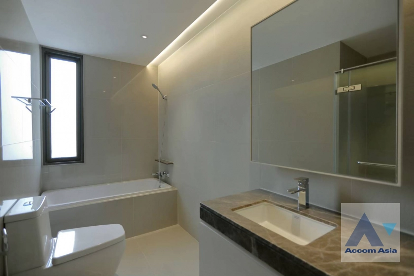 9  3 br Apartment For Rent in Sukhumvit ,Bangkok BTS Phrom Phong at High-Rise Serviced Apartment Near The Em District 1006901