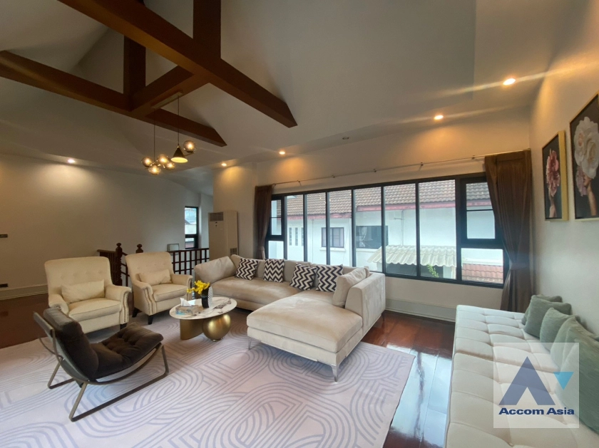 unitPrivate Swimming Pool |  5 Bedrooms  House For Rent & Sale in Sukhumvit, Bangkok  near BTS Thong Lo (610024)