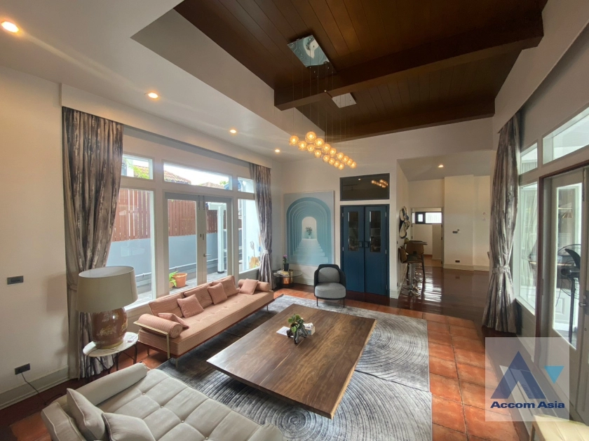 unitPrivate Swimming Pool |  5 Bedrooms  House For Rent & Sale in Sukhumvit, Bangkok  near BTS Thong Lo (610024)