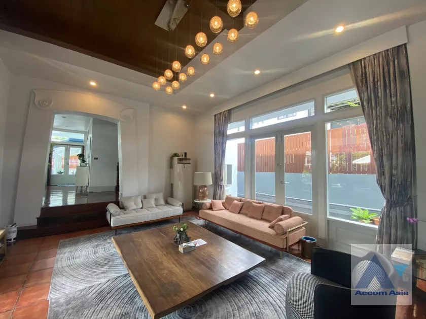 5  5 br House For Rent in sukhumvit ,Bangkok BTS Thong Lo 610024