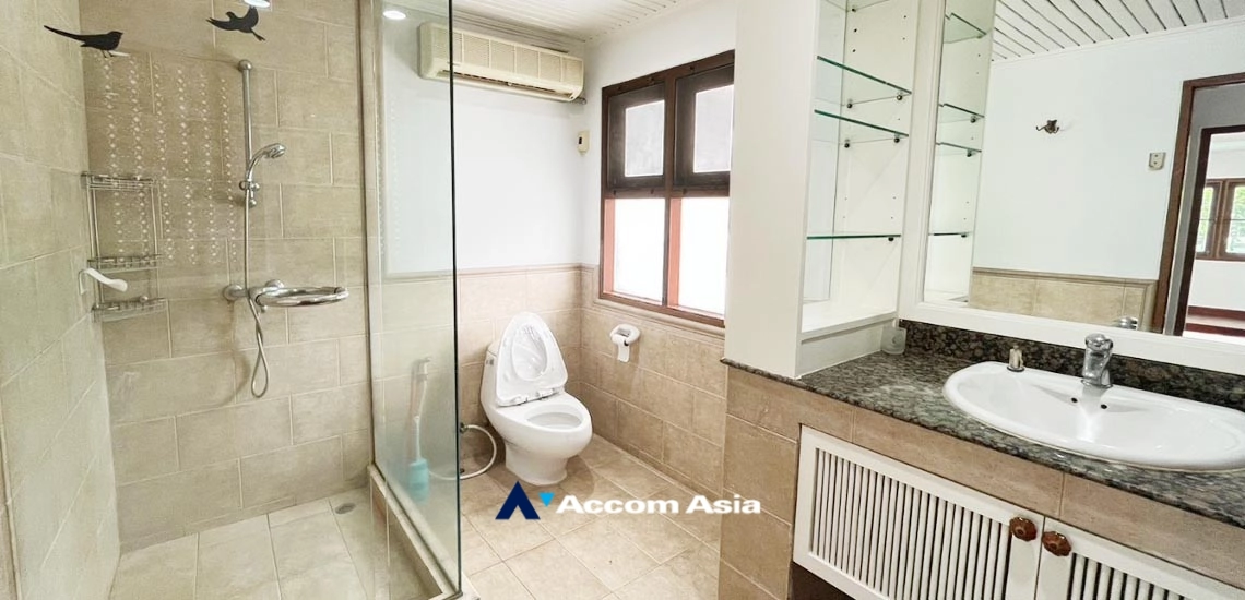 30  5 br House for rent and sale in Sukhumvit ,Bangkok BTS Ekkamai 610073