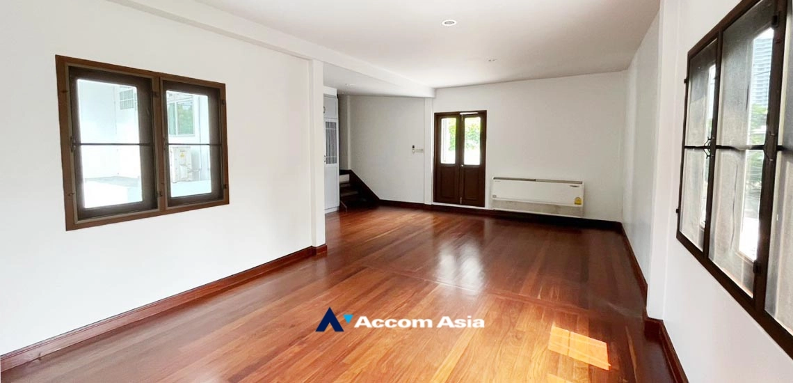 18  5 br House for rent and sale in Sukhumvit ,Bangkok BTS Ekkamai 610073