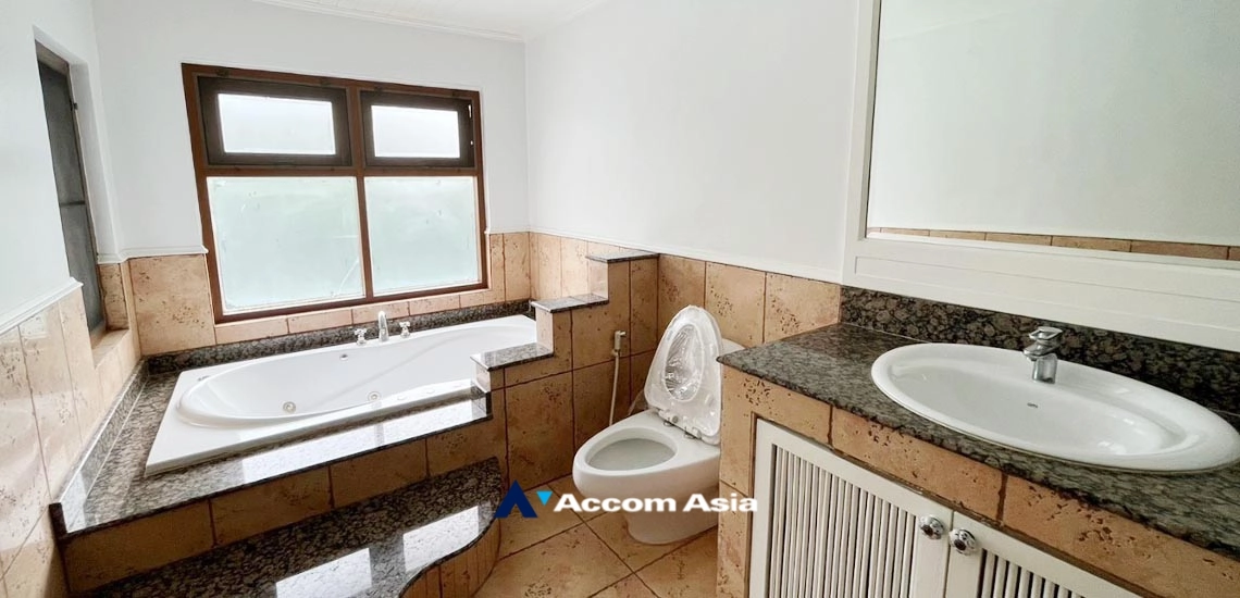 31  5 br House for rent and sale in Sukhumvit ,Bangkok BTS Ekkamai 610073