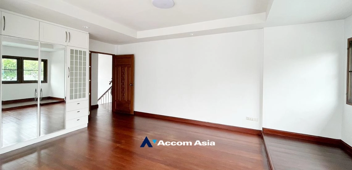 21  5 br House for rent and sale in Sukhumvit ,Bangkok BTS Ekkamai 610073