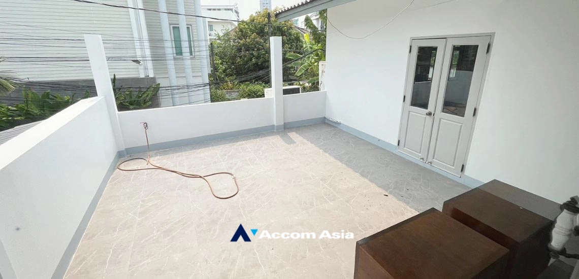 34  5 br House for rent and sale in Sukhumvit ,Bangkok BTS Ekkamai 610073