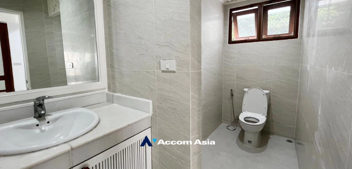 28  5 br House for rent and sale in Sukhumvit ,Bangkok BTS Ekkamai 610073