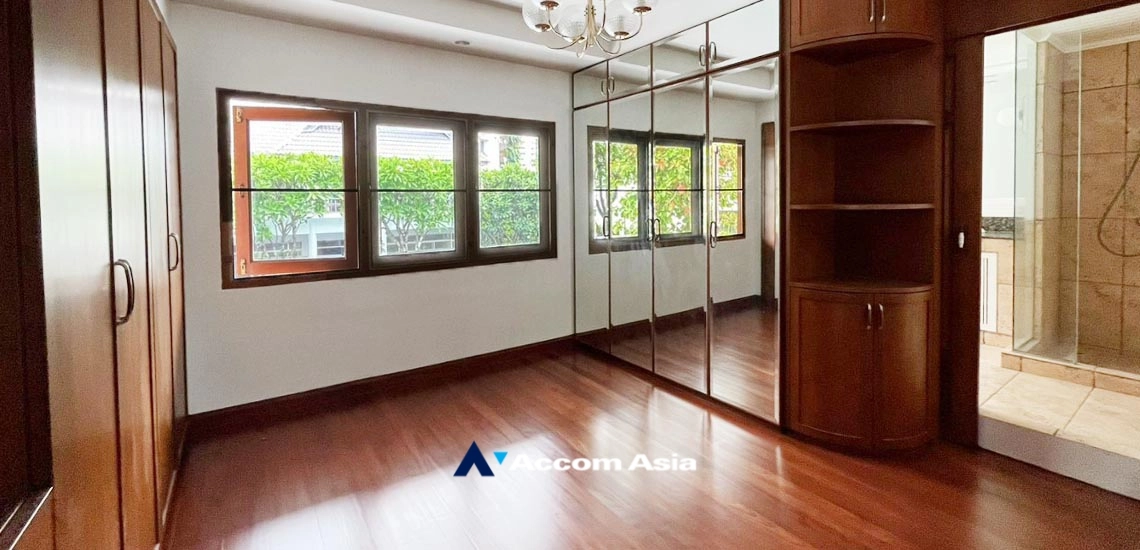 23  5 br House for rent and sale in Sukhumvit ,Bangkok BTS Ekkamai 610073