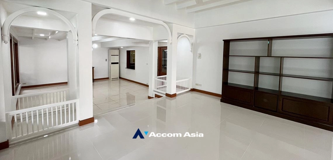 14  5 br House for rent and sale in Sukhumvit ,Bangkok BTS Ekkamai 610073