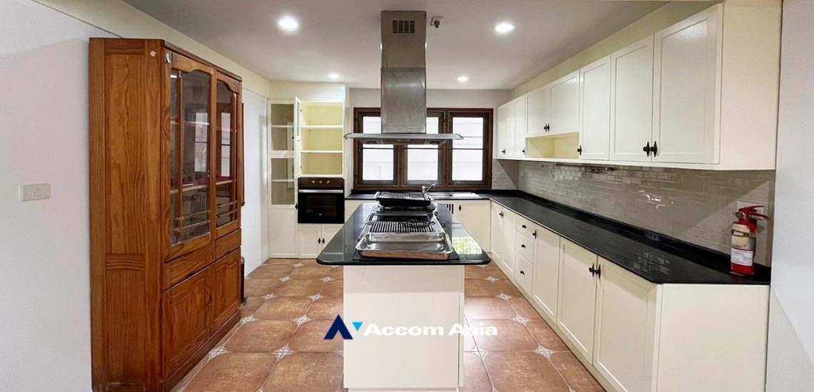 9  5 br House for rent and sale in Sukhumvit ,Bangkok BTS Ekkamai 610073