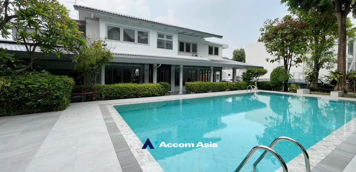 Private Swimming Pool |  4 Bedrooms  House For Rent in Sukhumvit, Bangkok  near BTS Ekkamai (610073)