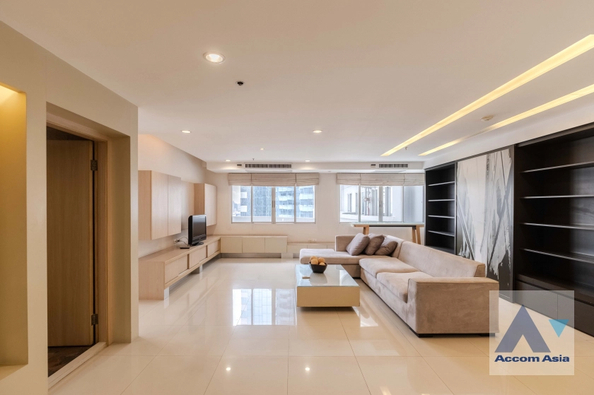 unit 3 Bedrooms  Condominium For Sale in Ploenchit, Bangkok  near BTS Ploenchit (210103)