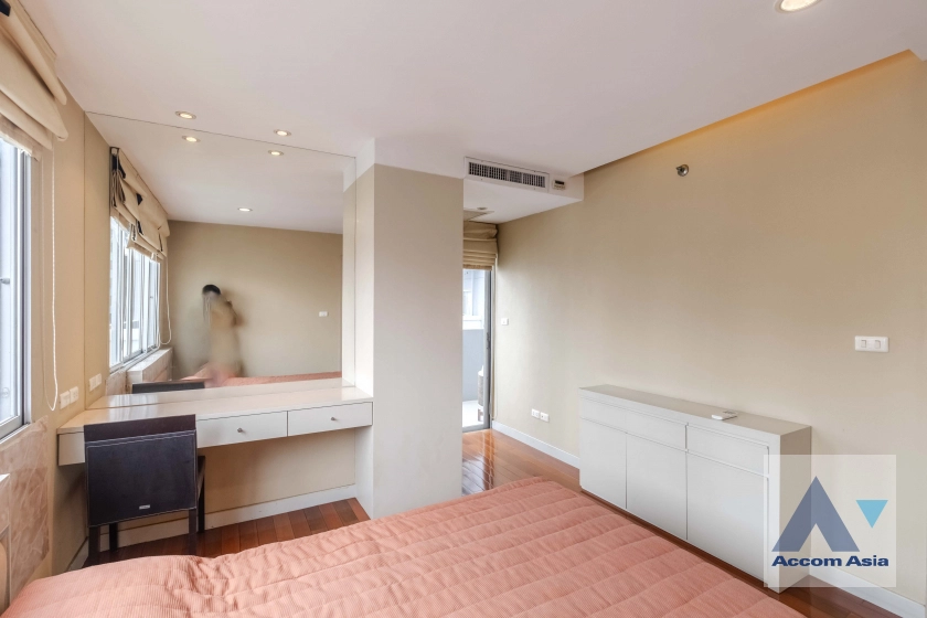 10  3 br Condominium For Sale in Ploenchit ,Bangkok BTS Ploenchit at Witthayu Complex 210103