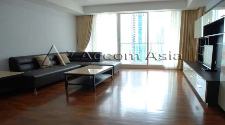 unit 3 Bedrooms  Condominium For Rent in Sukhumvit, Bangkok  near BTS Phrom Phong (210117)
