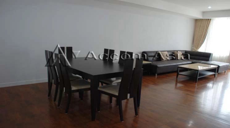 unit 3 Bedrooms  Condominium For Rent in Sukhumvit, Bangkok  near BTS Phrom Phong (210117)