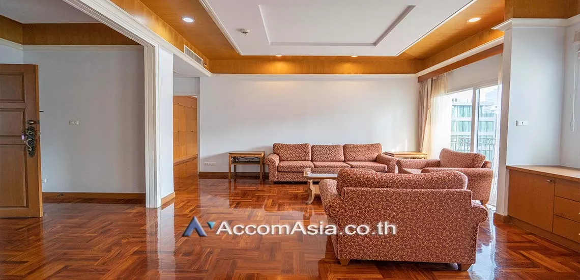 Pet friendly |  Luxurious and Comfortable living Apartment  3 Bedroom for Rent BTS Nana in Sukhumvit Bangkok