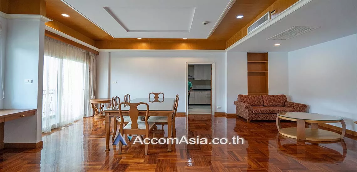 Pet friendly |  3 Bedrooms  Apartment For Rent in Sukhumvit, Bangkok  near BTS Nana (1007501)