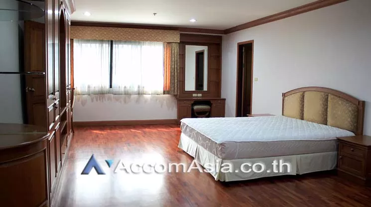 Pet friendly |  3 Bedrooms  Apartment For Rent in Sukhumvit, Bangkok  near BTS Asok - MRT Sukhumvit (610189)