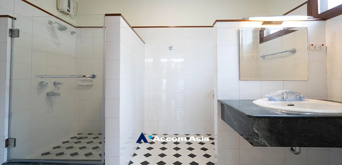 15  3 br House For Rent in Sukhumvit ,Bangkok BTS Thong Lo 6001601