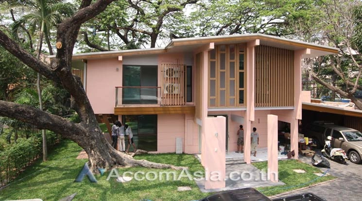 unitPet friendly |  Nature-inspired home in lush compound with pool and family space (5005703)